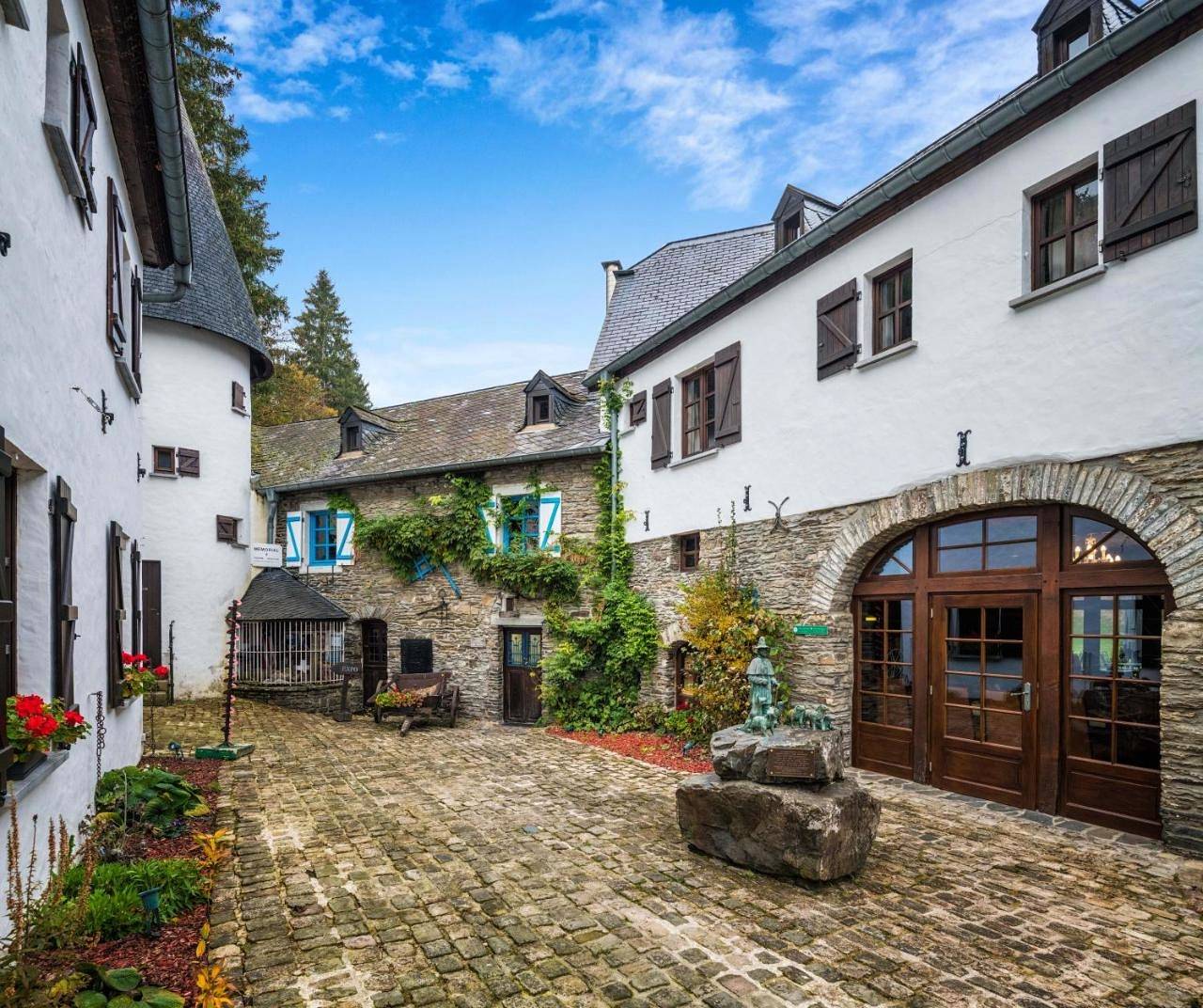Twin Room with Shared Bathroom in Canton de Clervaux