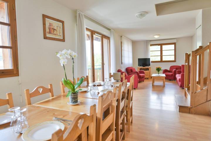 Ferienwohnung für 12 Personen, mit Balkon und Pool