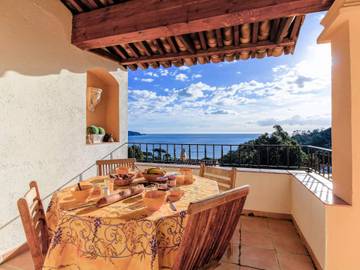 Villa pour 8 Personnes dans Pramousquier, Le Lavandou, Photo 1