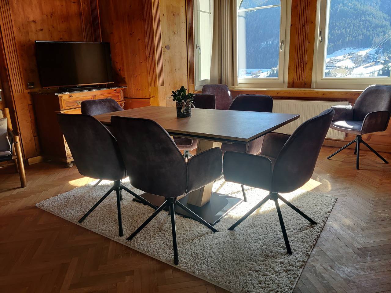 Appartamento intero, Villa Martiner Appartamenti Emilia con vista sulle montagne, terrazza e Wi-Fi in Ortisei, Dolomiti Superski