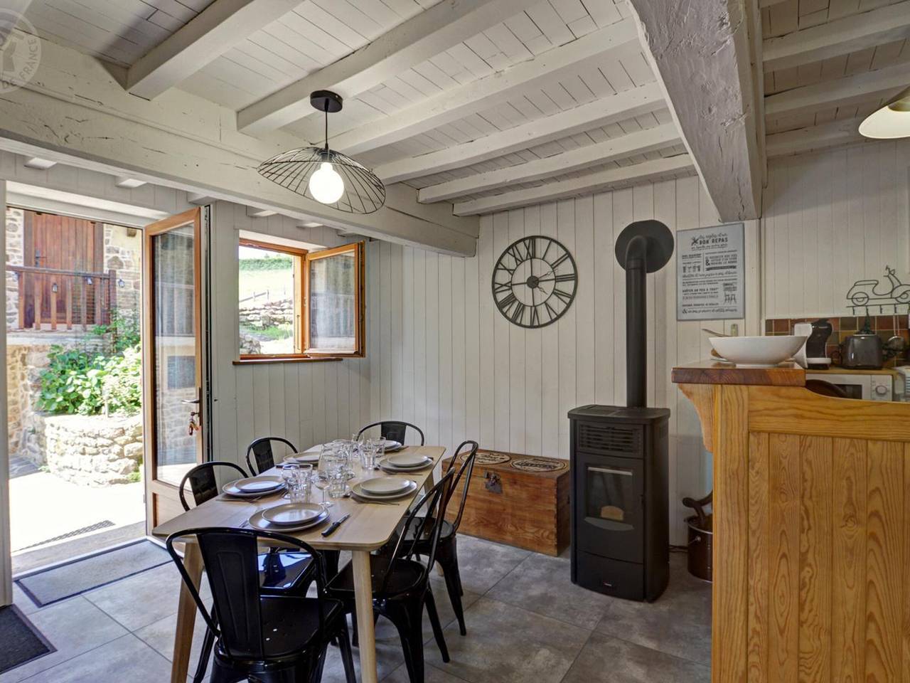 Charmant gîte avec terrasse et animaux acceptés à Belmont-de-la-Loire in Belmont-de-la-Loire, Région de Roanne