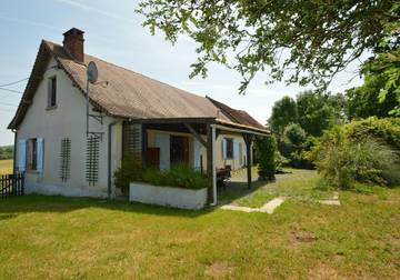 Gîte pour 4 personnes, avec jardin et terrasse à Savignac-Lédrier