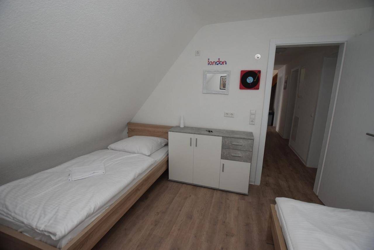 Single Room with Shared Bathroom in Möhringen, Stuttgart
