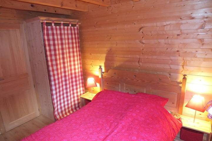 Chalet de charme situe au bord d'un etang avec vue sur pistes de ski in Ventron, Parc naturel régional des Ballons des Vosges