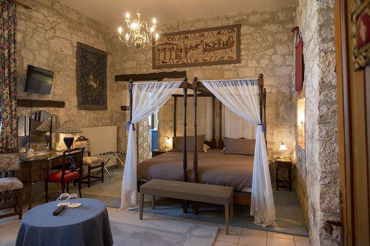 Gîte pour 21 personnes, avec jardin et terrasse à Saint-Eutrope-de-Born - 4