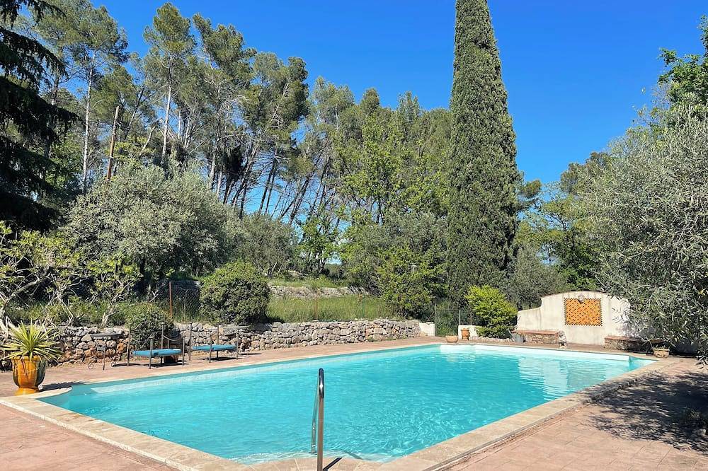 Provence Mas Of Atypical Characters in Draguignan, Draguignan region