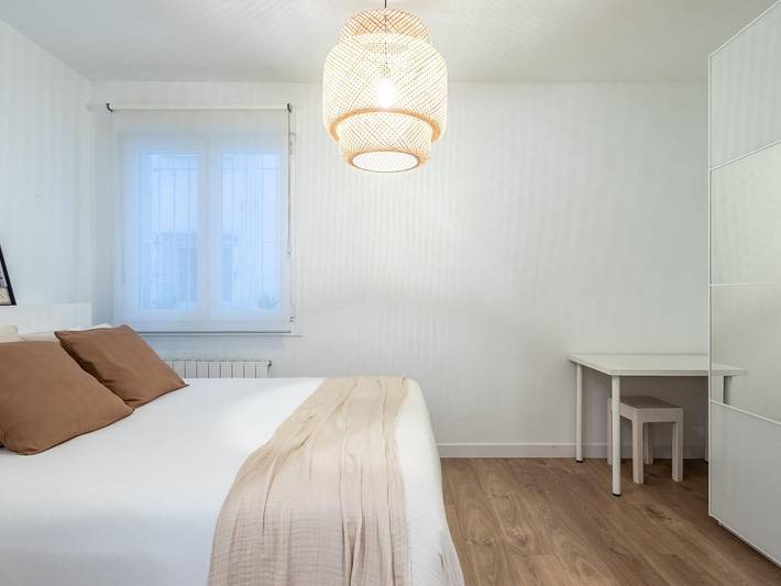 Entire holiday apartment, Spacious and cozy next to the Town Hall in Bilbao, Bizkaia