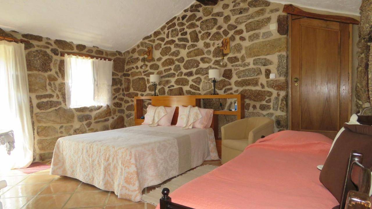Double Room with Private Bathroom in Belmonte e Colmeal da Torre, Distrito de Castelo Branco