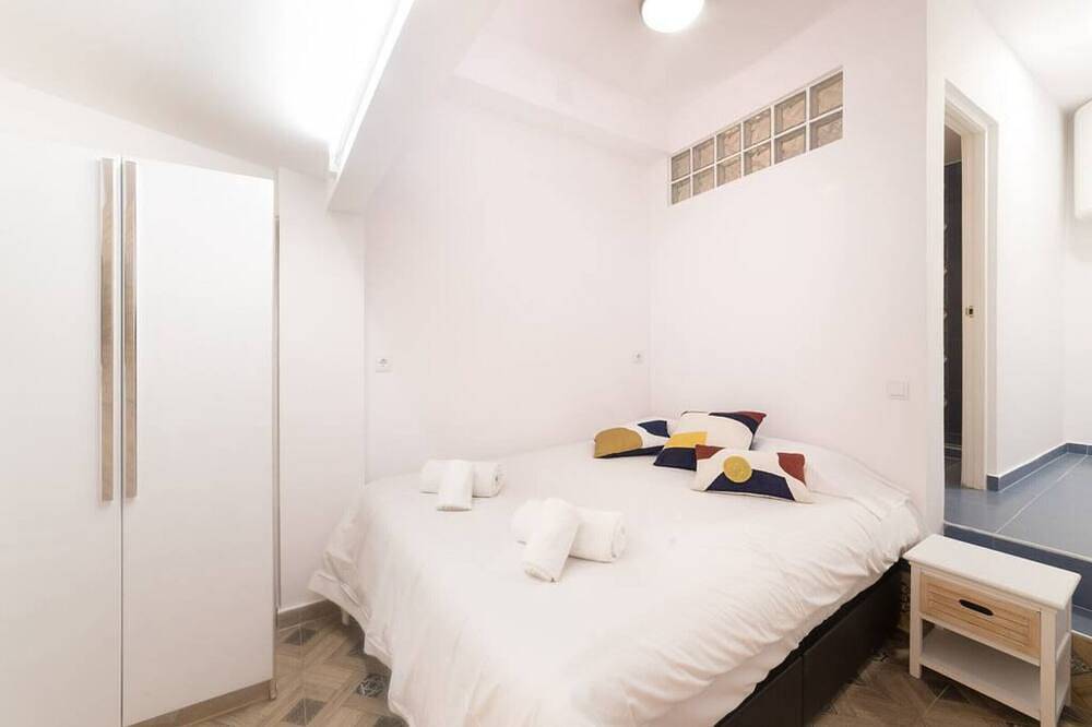 4-storey semi-detached house in the centre of alicante in El Barrio, Alicante