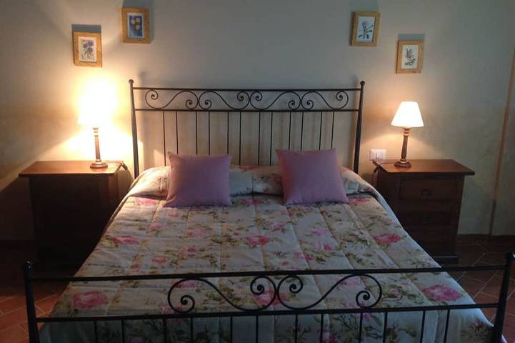 Agriturismo für 4 Personen, mit Garten und Pool