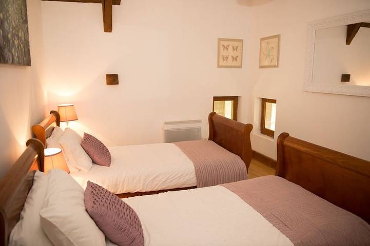 Location de vacances pour 7 personnes, avec jardin et balcon à Charras (homonymie) - 2