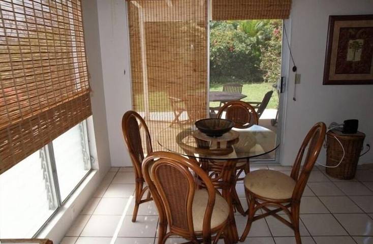 Vacation rental for 4 people, with yard and terrace in Kailua