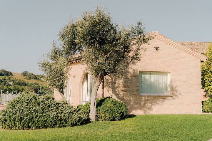 Landhaus für 5 Personen, mit Pool und Garten sowie Whirlpool in Civitanova Marche