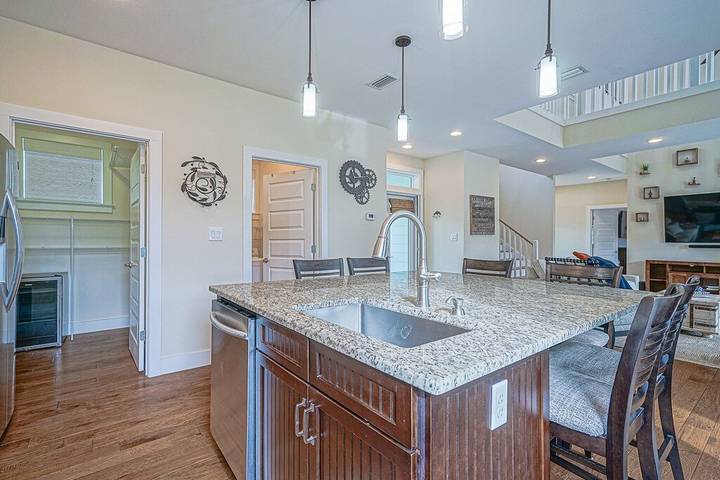 Vacation rental for 11 people, with yard and pool in Santa Rosa Beach