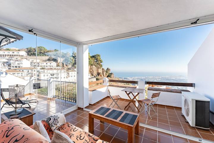 Geheel appartement, Appartement 'Sierra Mar Penthouse' met Uitzicht op Zee, Wi-Fi en Airconditioning in Mijas Pueblo, Mijas