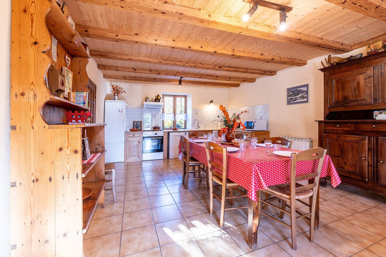 Maison "La Sambuy" avec vue sur la montagne et jardin partagé in La Sambuy-Seythenex, Seythenex