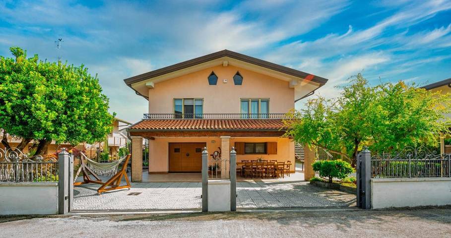 Villa per 7 persone, con Terrazza e Giardino nonché Panorama a Venezia