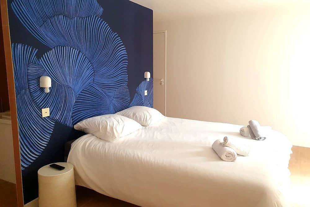 Entire apartment, Apartment with terrace and Jacuzzi Pyramid view in Vienne (Isère), Vienne region