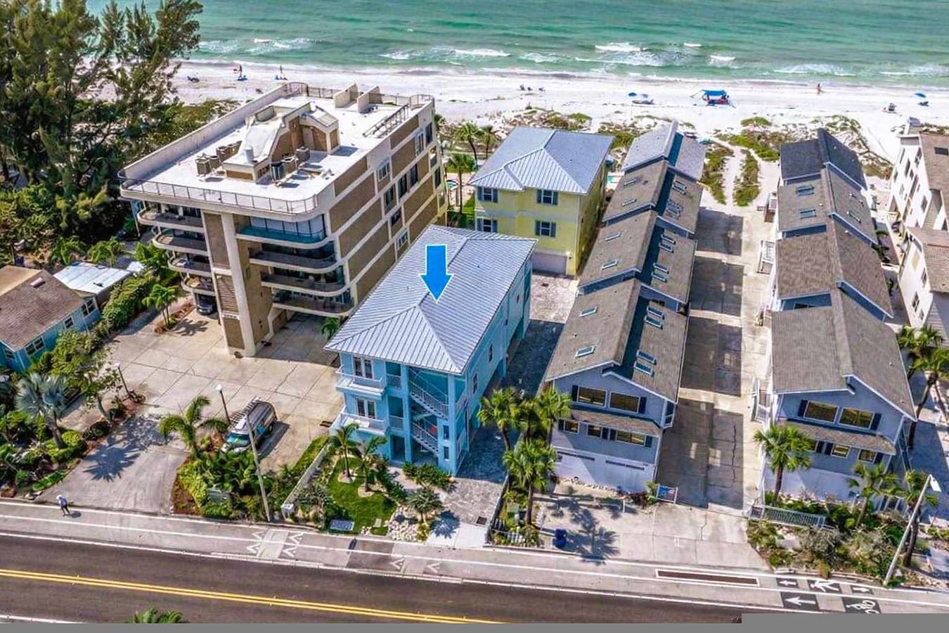 Hel lägenhet, 4B Balcony Beachfront access to Indian Rocks Beach in Indian Shores, Pinellas County