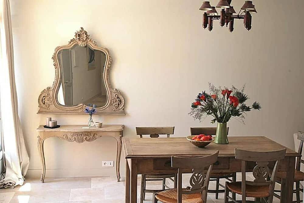 Chambre D’hôte pour 2 Personnes dans Lourmarin, Parc naturel régional du Luberon