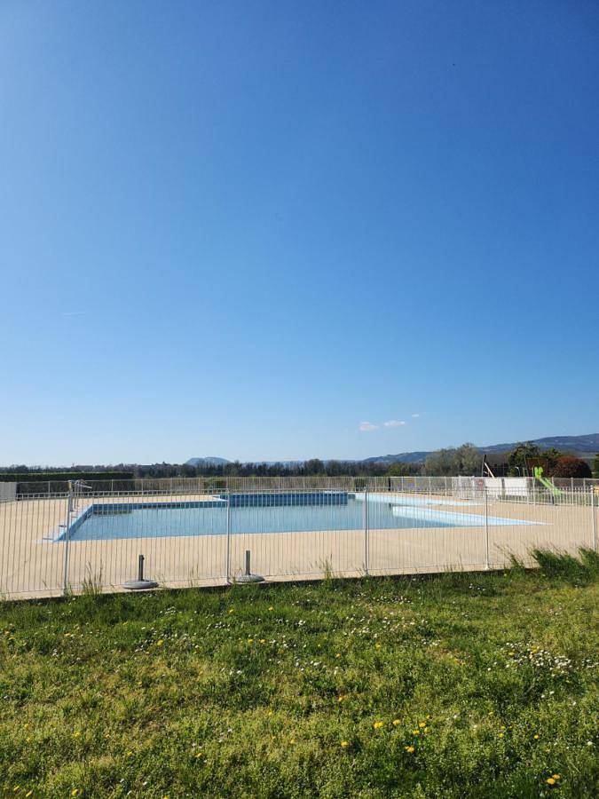 Location de vacances pour 4 personnes, avec terrasse et piscine à Châteauneuf-sur-Isère - 2