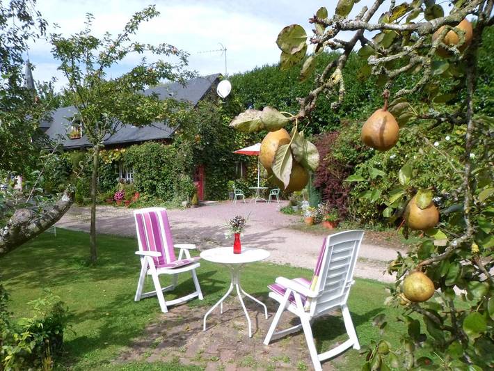 Gîte pour 2 personnes, avec jardin et terrasse dans Riville