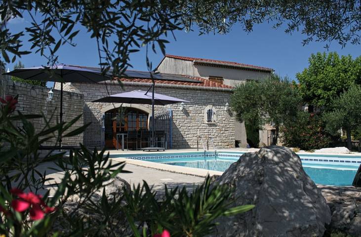 Location de vacances pour 6 personnes, avec jardin à Saint-Julien-de-Cassagnas