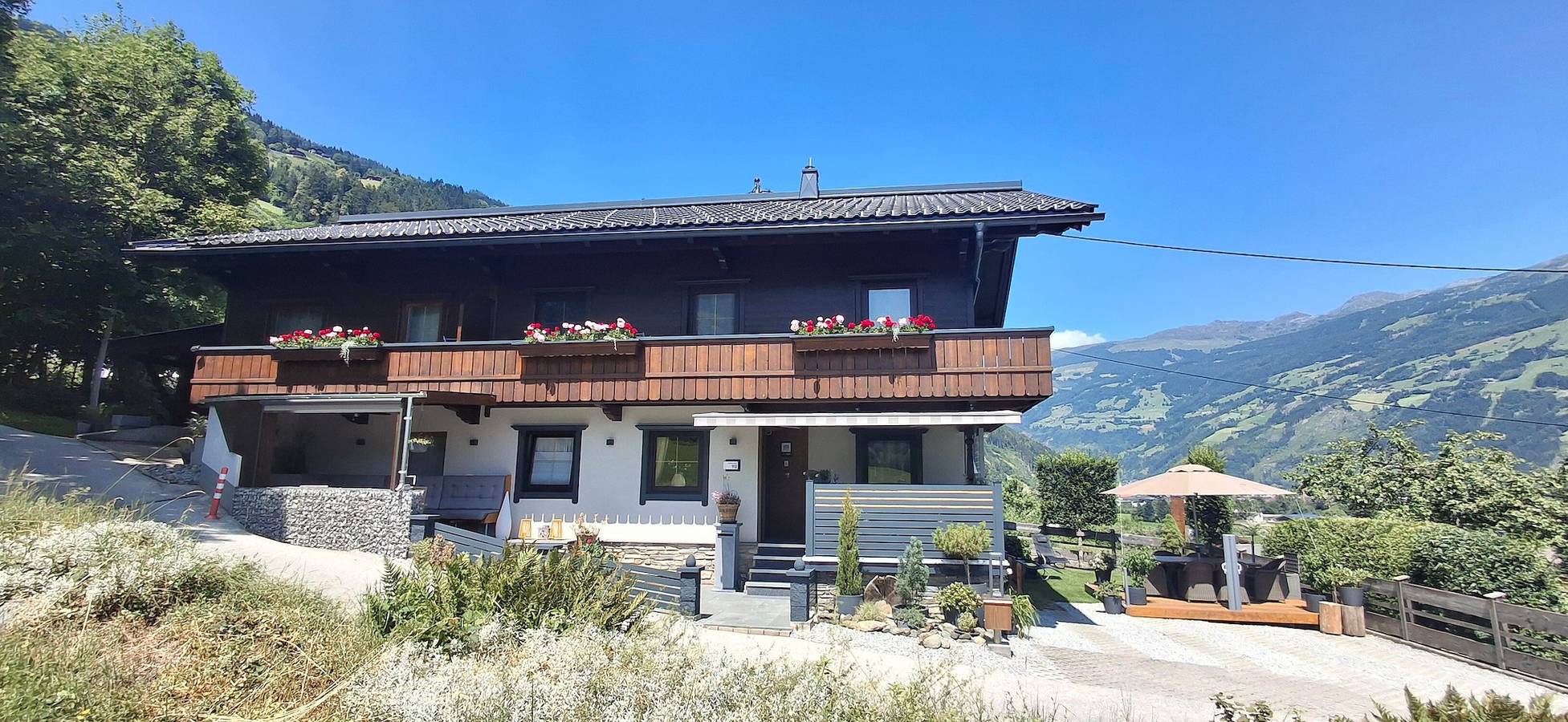 Ganze Wohnung, Apartment „Wald“ mit Balkon mit Bergblick in Tuxer Alpen, Zellberg