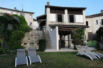 Gîte pour 8 personnes, avec terrasse et jardin à Aubeterre-sur-Dronne