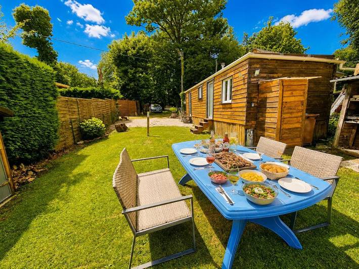 Location de vacances pour 4 personnes, avec Terrasse ainsi que Jardin et Vue dans Saint-Julien-de-la-Liègue