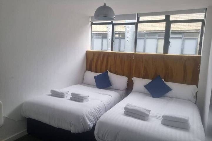 Glamping for 6 people in Liverpool