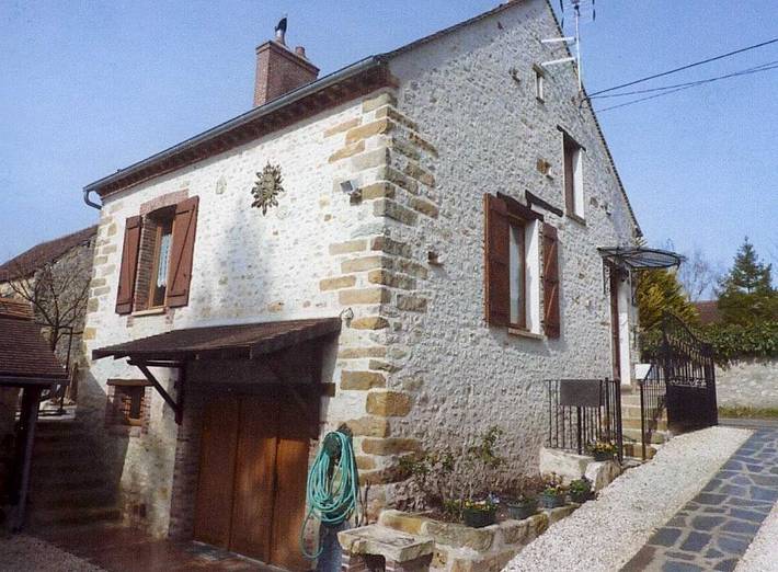 Gîte pour 4 personnes, avec jardin et terrasse dans Seine-et-Marne
