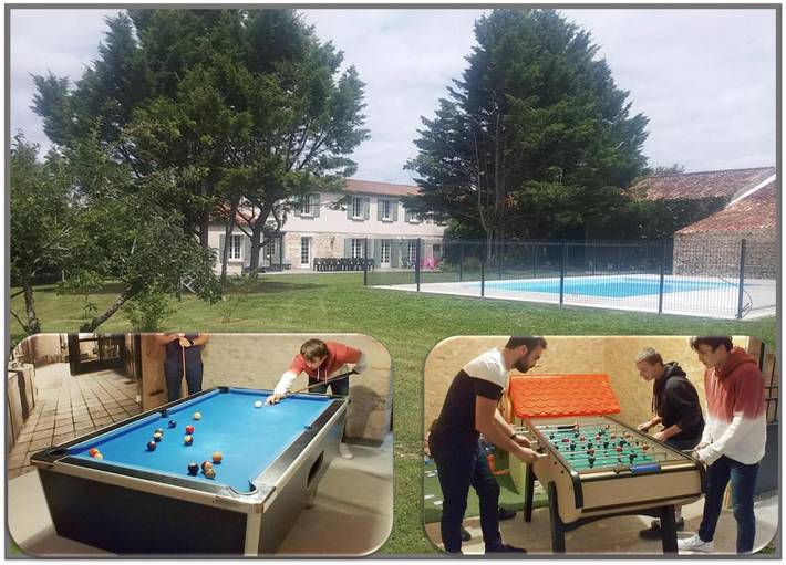 Location de vacances pour 15 personnes, avec piscine ainsi que jardin et vue, adapté aux familles dans Bignay