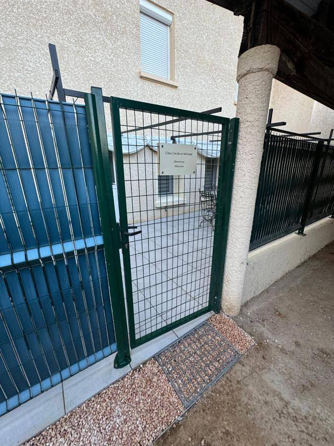 Gîte pour 4 personnes, avec jacuzzi et terrasse dans La Chapelle-de-Guinchay - 3