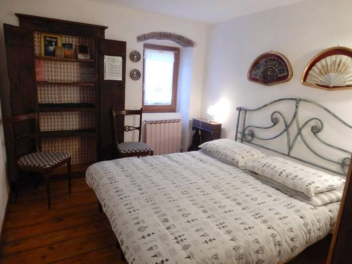 Casa vacanza per 26 persone, con panorama e giardino nonché piscina, con animali domestici in Fosdinovo