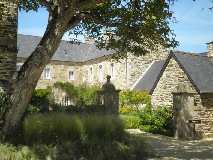Gîte pour 6 personnes, avec Terrasse ainsi que Jardin et Piscine à Langoat