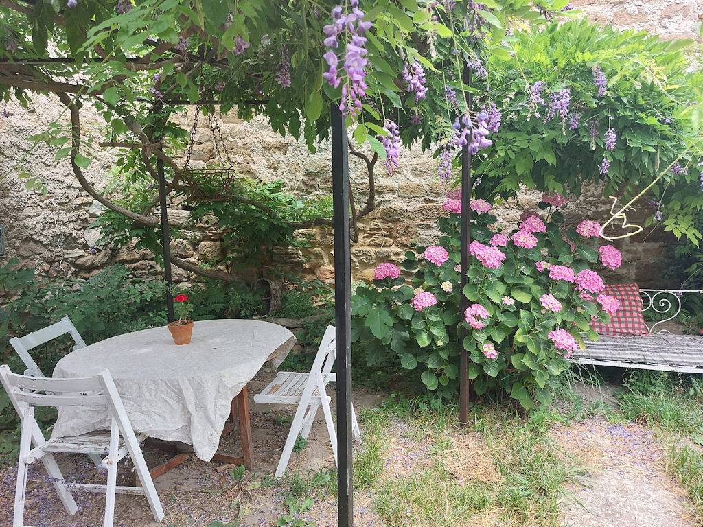 Charmante maison de village avec jardin in Saint-Privat, Région de Lodève