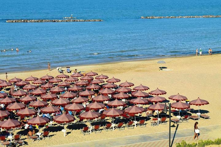 Ferienwohnung für 4 Personen, mit Garten und Balkon sowie Pool - 1