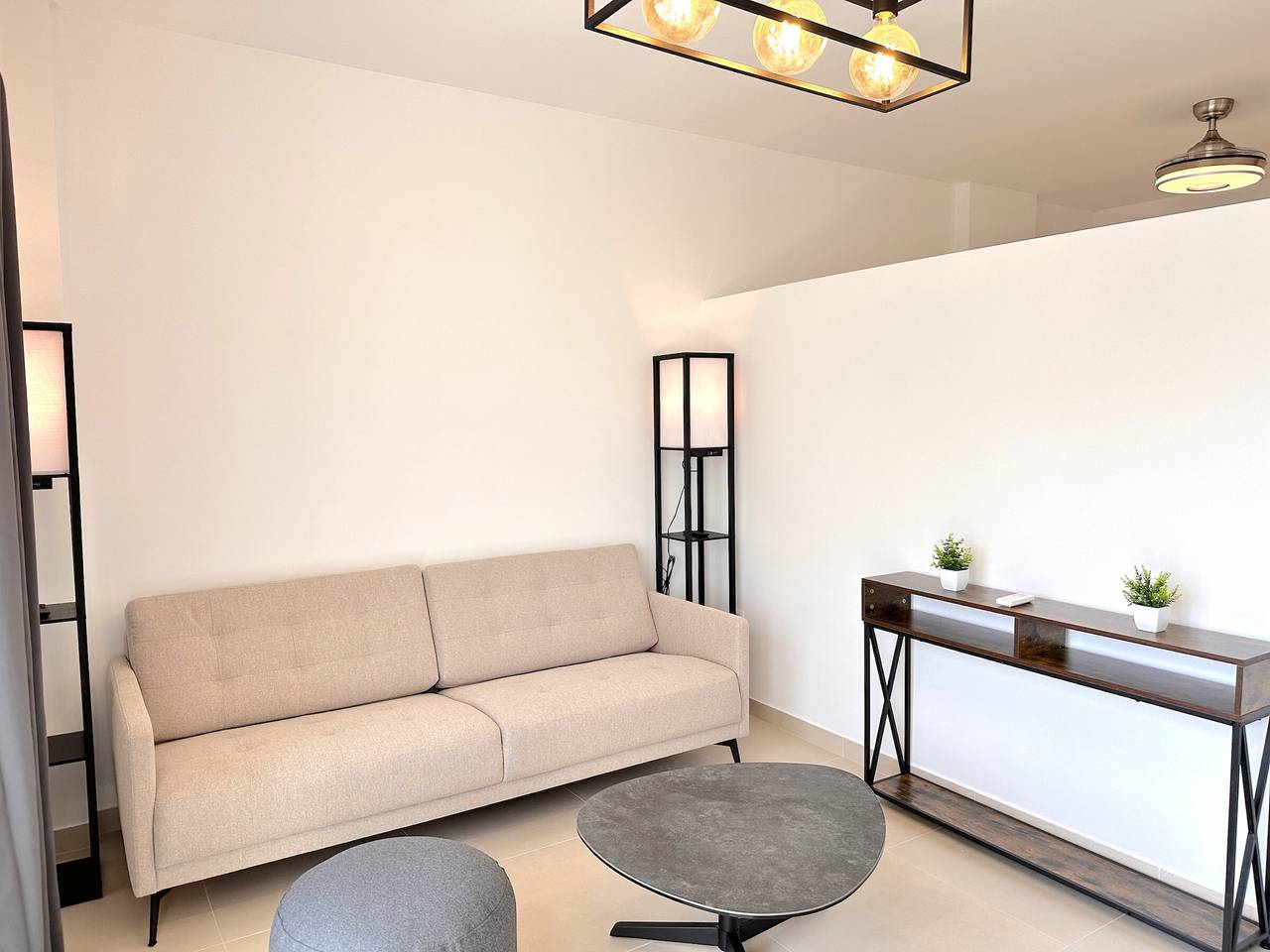 Studio entier, Studio luxueux à Nerja avec accès plage, piscine communautaire in Playa Carabeíllo, Nerja