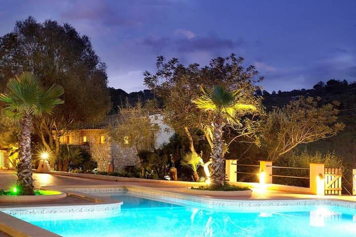 Holiday rental for 20 people, with garden in Sitges