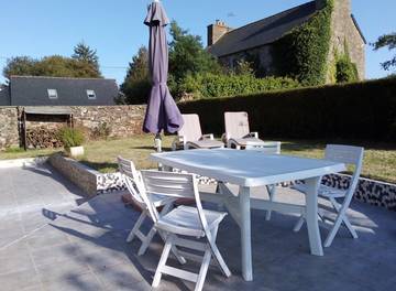 Gîte pour 4 personnes, avec jardin et terrasse à Quemper-Guézennec