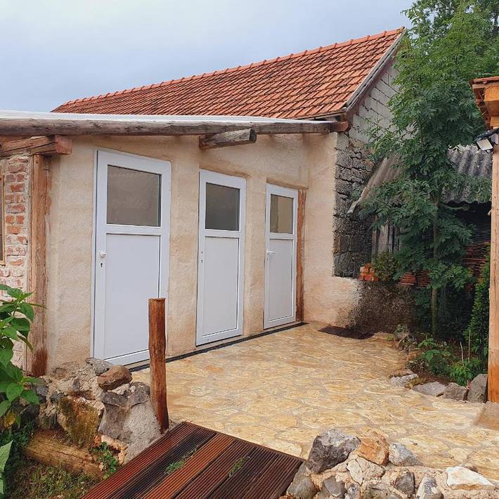 Camping pour 2 personnes, avec piscine et terrasse ainsi que vue et jardin, animaux acceptés en Dalmatie - 2