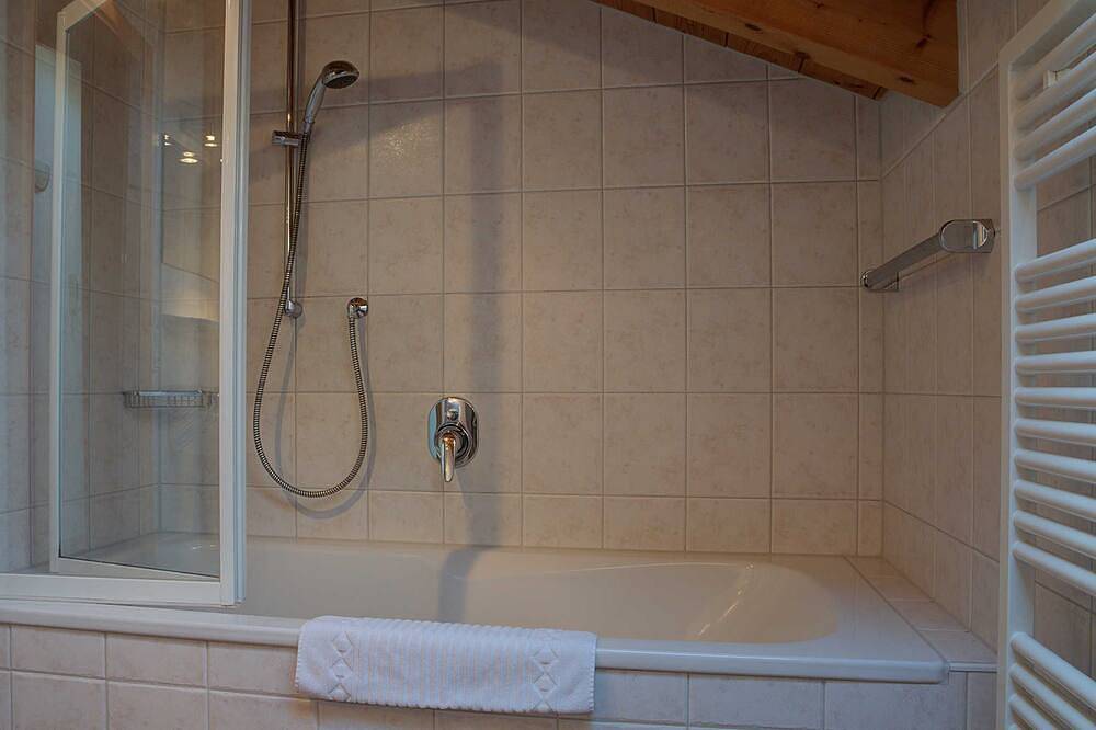 Ganze Wohnung, Ferienwohnung Flake - Ferienwohnung 1 Dg in Gmund, Bayerische Alpen