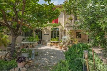 Cottage pour 2 personnes, avec piscine et jardin ainsi que sauna et vue à Châteauneuf-de-Gadagne