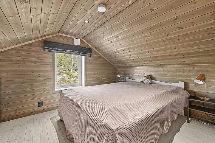 Nice home in Sannidal with lake view in Drangedal