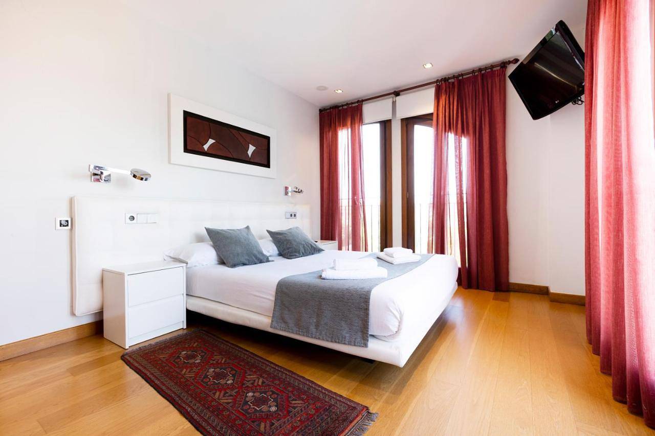 Appartement entier, Apartment with Pool View in Hondarribia, Côte Basque (Espagne)