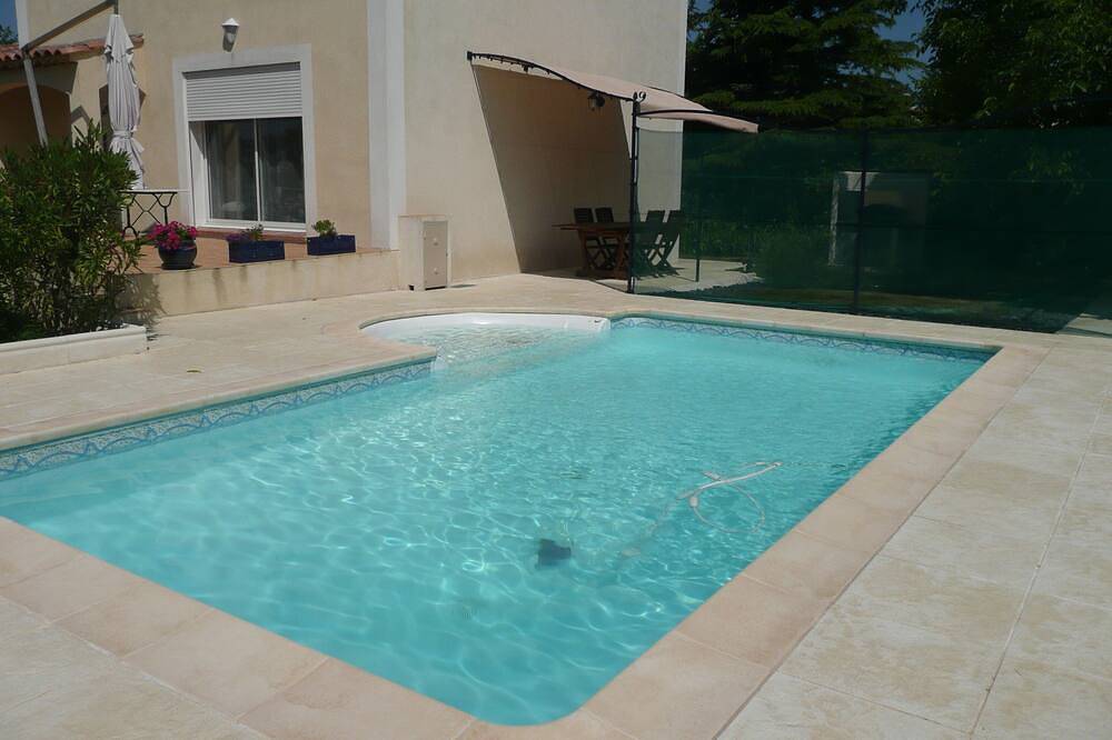 Im Herzen der Provence, Haus 110 m2 mit Pool - 3 Schlafzimmer 6 Personen in Pélissanne, Aix-en-Provence und Umgebung