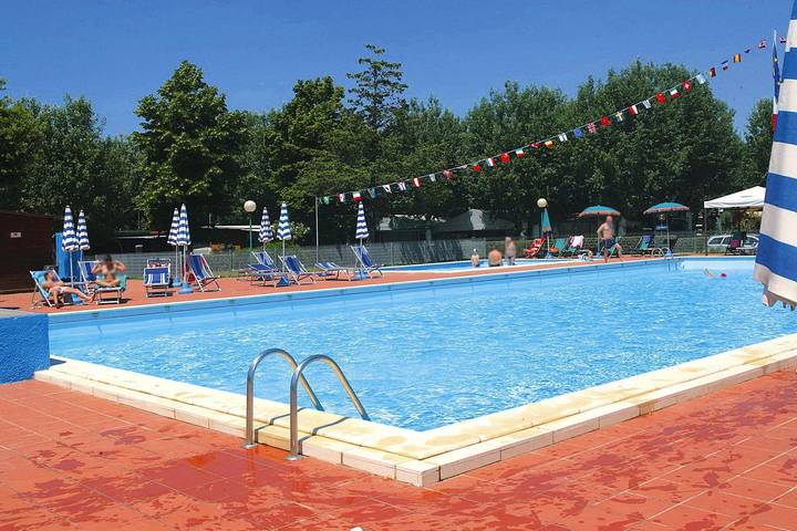 Camping für 4 Personen, mit Kinderpool und Terrasse sowie Pool und Garten in Italienische Riviera - 4