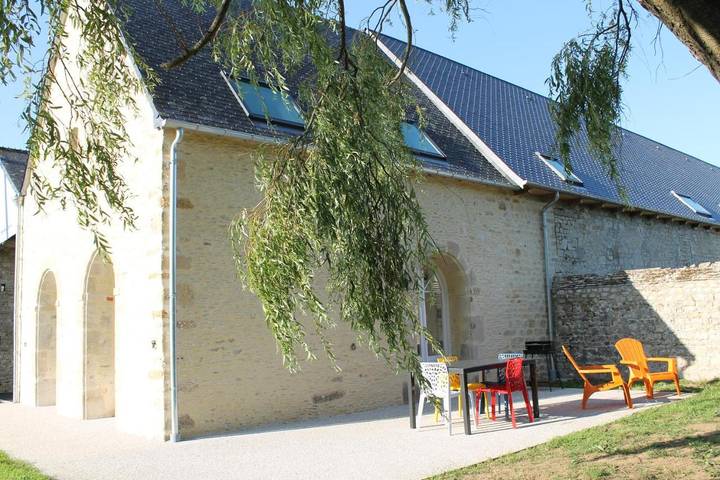 Gîte pour 4 personnes, avec piscine et vue sur le lac ainsi que jardin et vue, animaux acceptés à Saint-Martin-de-Varreville - 3