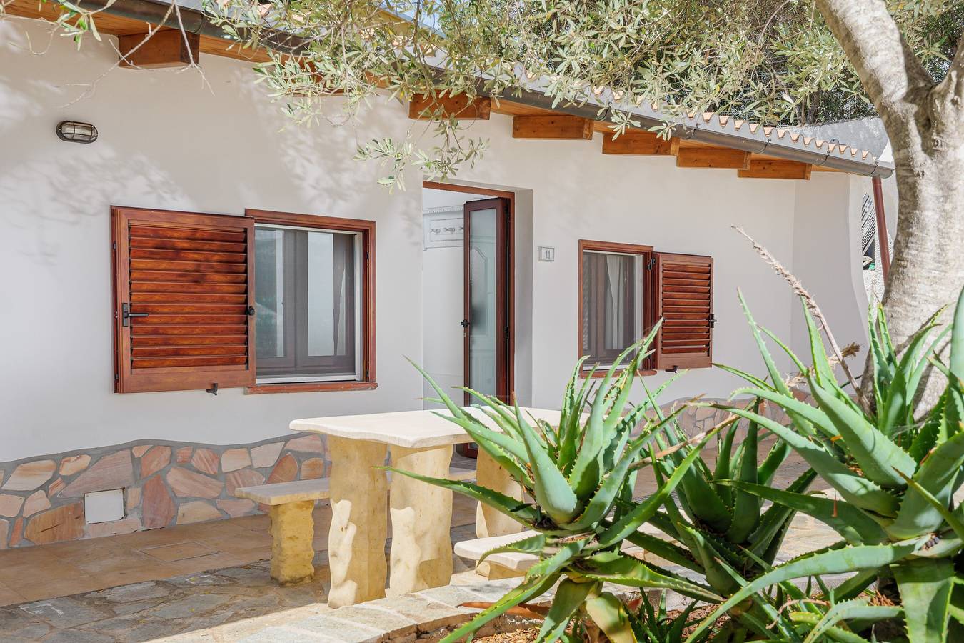 Casa vacanze 'Elia's House' con terrazza privata, Wi-Fi e aria condizionata in Porto Istana, Gallura